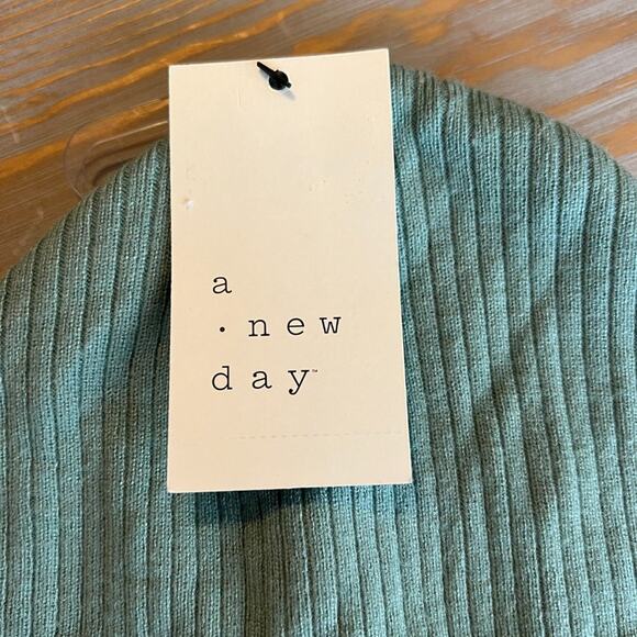 A New Day Women's Light Green Ribbed Winter Hat - NWT - Picture 5 of 7
